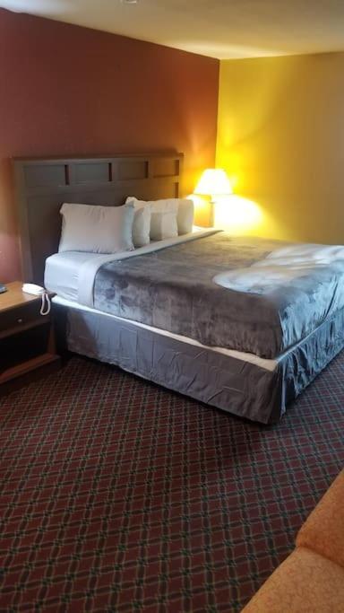 Hotel 2 Queen Beds Hotel Room 212 Booking สติลวอเตอร์ ภายนอก รูปภาพ